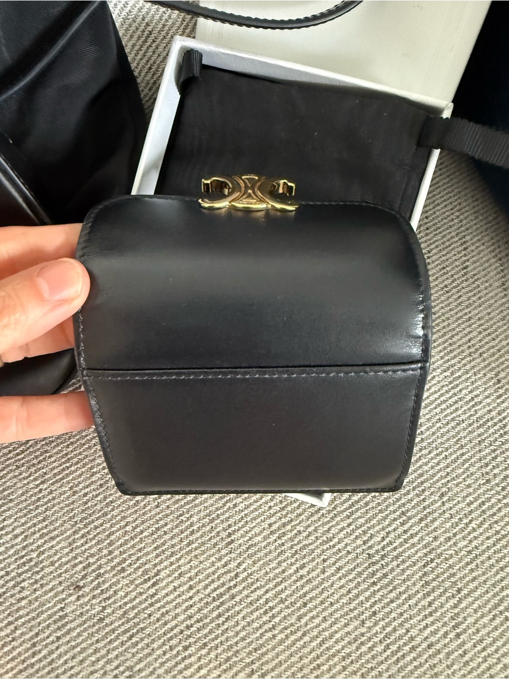 CELINE Black Triomphe Tilly Smooth Leather Shoulder Bag and Celine Wallet Bundle - Picture 3 of 11